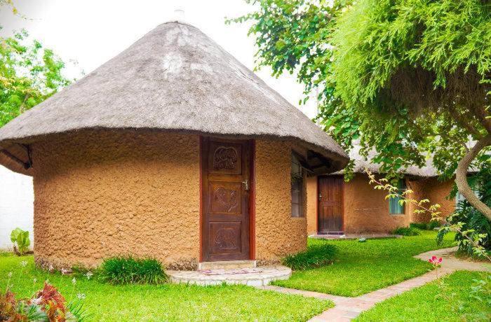 Reed Mat Lodge Lusaka Exterior photo